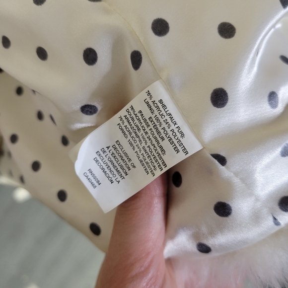 Children's place Faux Fur coat xl - Picture 16 of 16